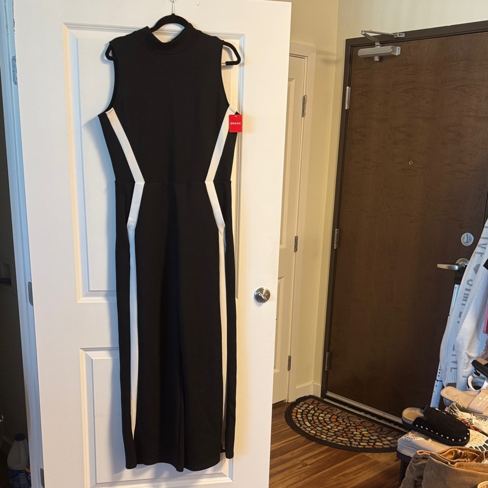 SPANX Black and White Sleeveless Jumpsuit